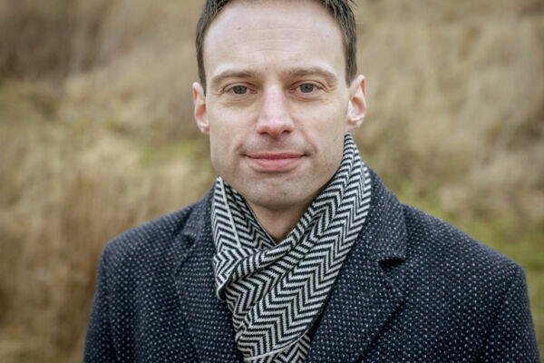 Et billede, der indeholder gr�s, person, udend�rs, b�rer

Automatisk genereret beskrivelse